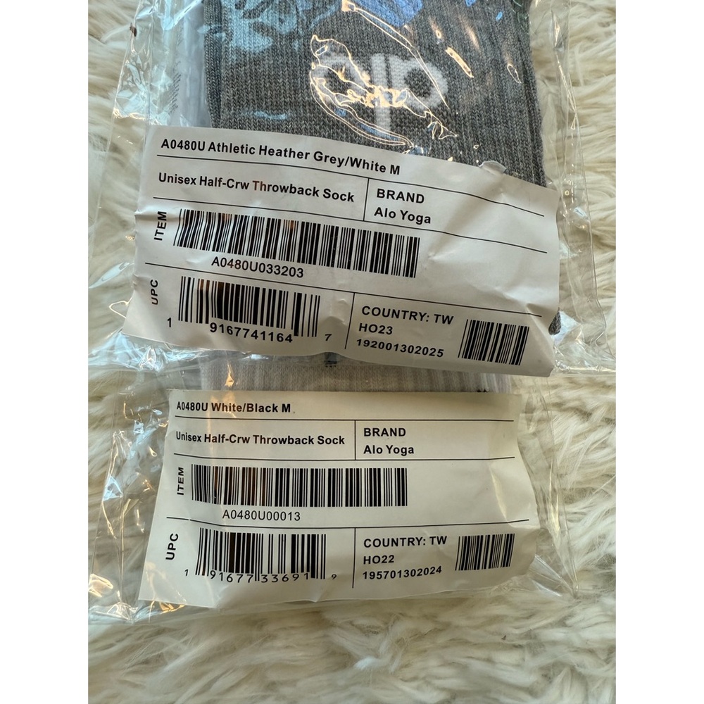 Alo | Half Crew Sock Bundle | Grey & White | Medium - Picture 2 of 4